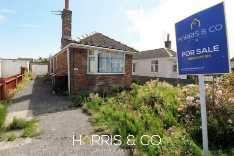 3 bedroom semi-detached bungalow for sale