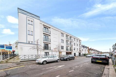 Granville Road, Hertfordshire WD18 2 bed apartment for sale