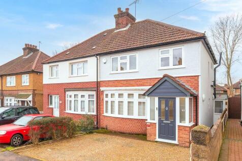 3 bedroom semi-detached house for sale