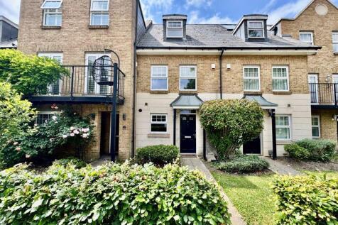 Mackintosh Street, Bromley 3 bed terraced house for sale