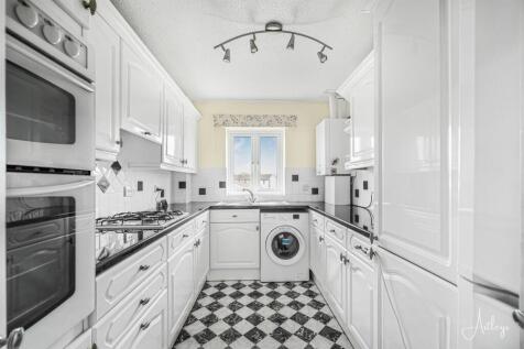 Tudor Court, Murton, Swansea 2 bed apartment for sale