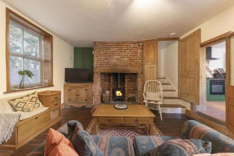 2 bedroom town house for sale