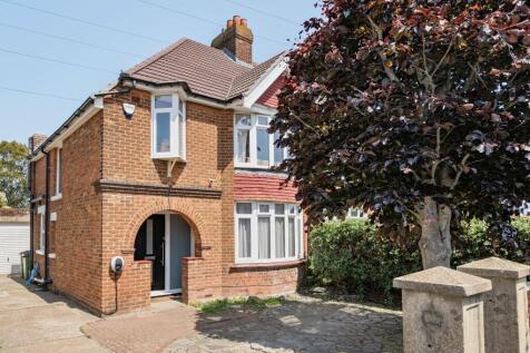 Shorncliffe Road, Folkestone, CT20 3 bed semi