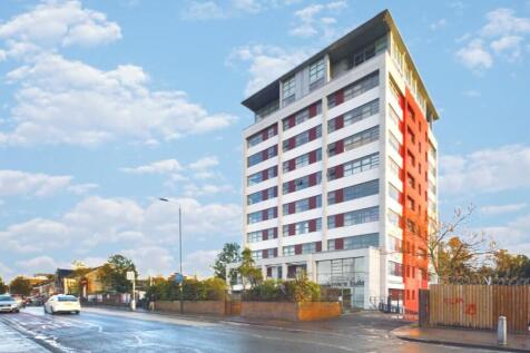 Romford Road, Forest Gate, London E7 2 bed flat for sale