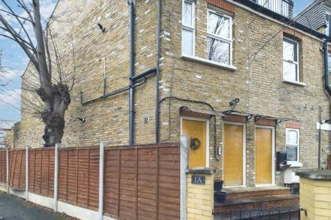 Hartley Road, Bushwood E11 1 bed flat for sale