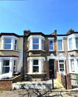 Borwick Avenue, Walthamstow E17 2 bed flat for sale