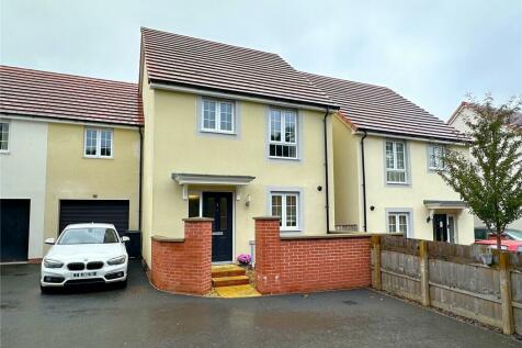 4 bedroom link detached house for sale