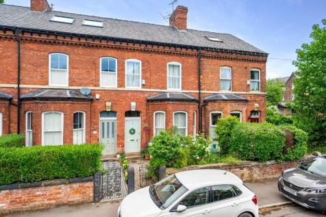 4 bedroom terraced house for sale