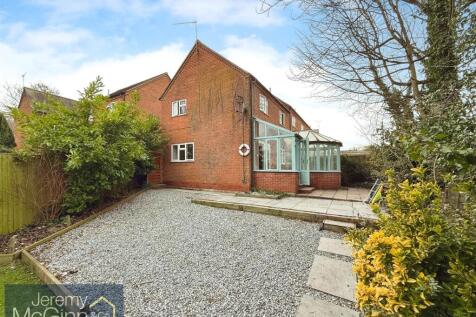 2 bedroom mews property for sale