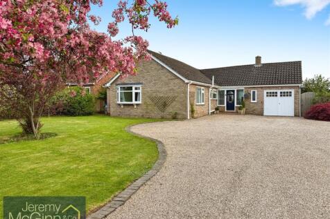 Snitterfield Road, Bearley... 3 bed detached bungalow for sale