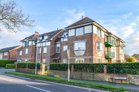 Stuart Road, Highcliffe... 3 bed ground floor flat for sale