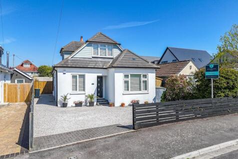 Minterne Road, Stanpit, Christchurch... 4 bed chalet for sale
