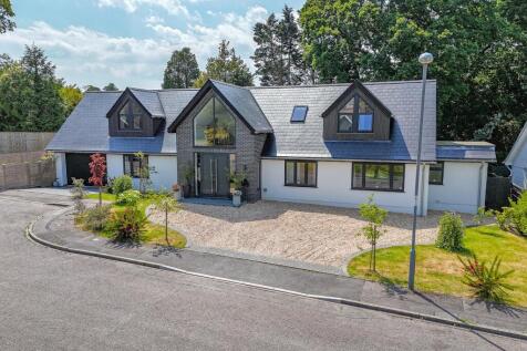 Knightwood Close, Christchurch, BH23 5 bed detached house for sale