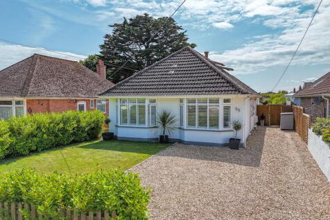 Kennard Road, New Milton, BH25 4 bed chalet for sale