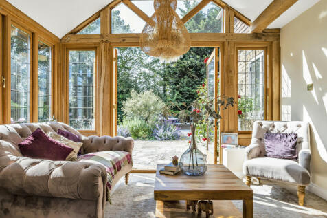 Church Road, Reading RG7 4 bed detached house for sale