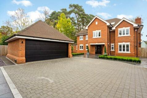 5 bedroom detached house for sale