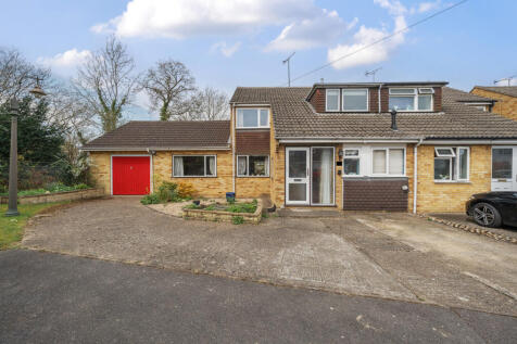Reynards Close, Wokingham RG41 3 bed semi