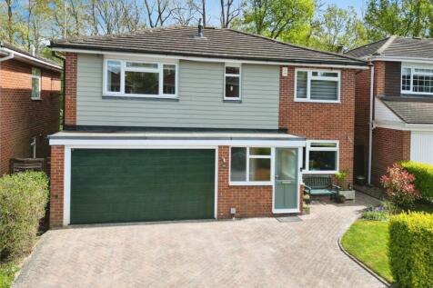 The Brambles, Berkshire RG45 4 bed detached house for sale