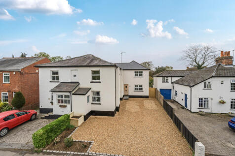 4 bedroom semi-detached house for sale