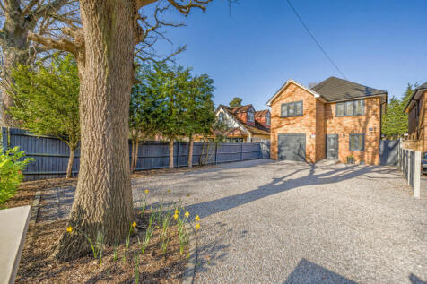 Finchampstead Road, Wokingham RG40 5 bed detached house for sale