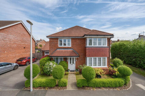 4 bedroom detached house for sale