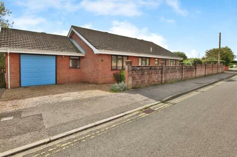 St. Cuthberts Lane, Locks Heath... 3 bed detached bungalow for sale