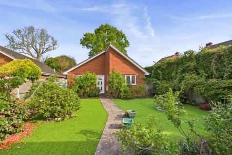 Hunts Pond Road, Park Gate, Southampton 3 bed detached bungalow for sale