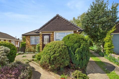 Norwich Close, Sarisbury Green... 3 bed detached bungalow for sale