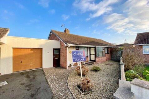 4 bedroom bungalow for sale