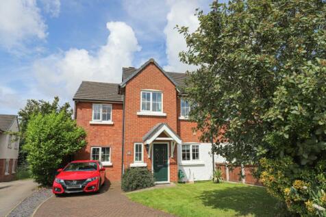 4 bedroom semi-detached house for sale