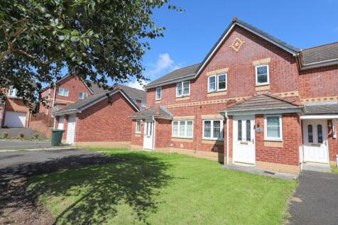3 bedroom town house for sale