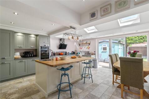 4 bedroom semi-detached house for sale