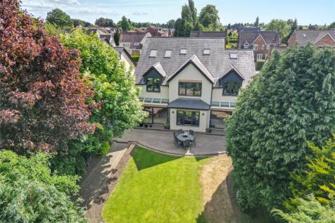 6 bedroom detached house for sale