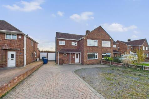 Chosen Drive, Churchdown, Gloucester 3 bed semi