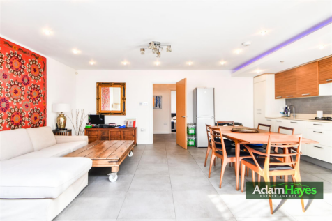 Brompton Mews, London N12 3 bed detached house for sale