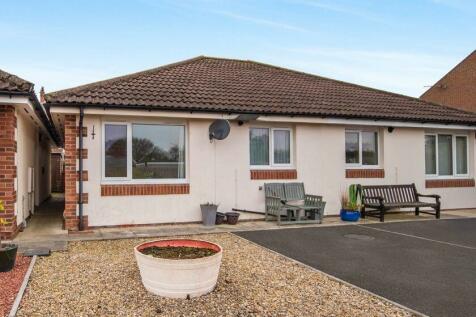 2 bedroom semi-detached bungalow for sale