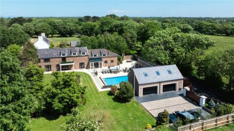 7 bedroom detached house for sale