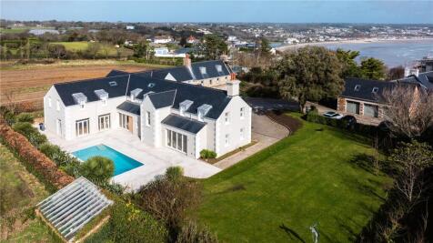 11 bedroom detached house for sale