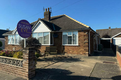 2 bedroom semi-detached bungalow for sale