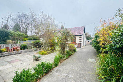 2 bedroom semi-detached bungalow for sale