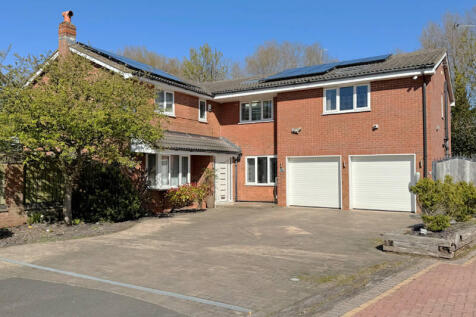 5 bedroom detached house for sale