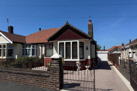2 bedroom semi-detached bungalow for sale