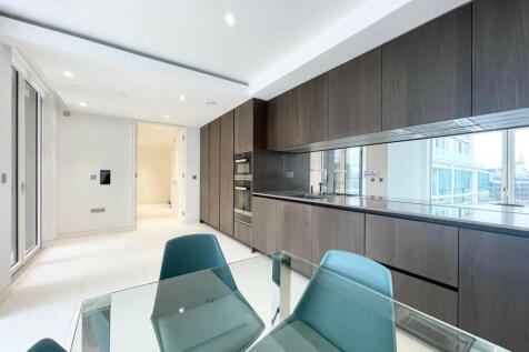 Sugar Quay, London EC3R 2 bed flat for sale
