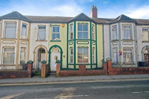 4 bedroom terraced house for sale