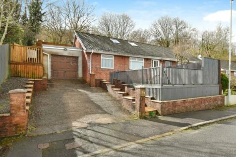 3 bedroom semi-detached bungalow for sale