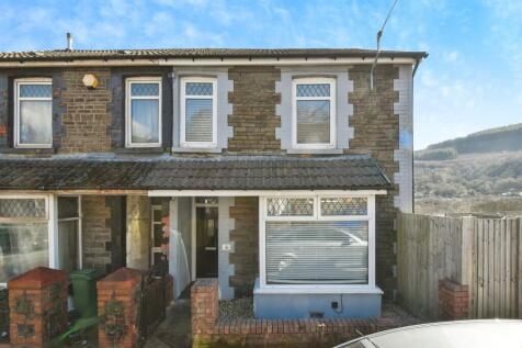 3 bedroom town house for sale
