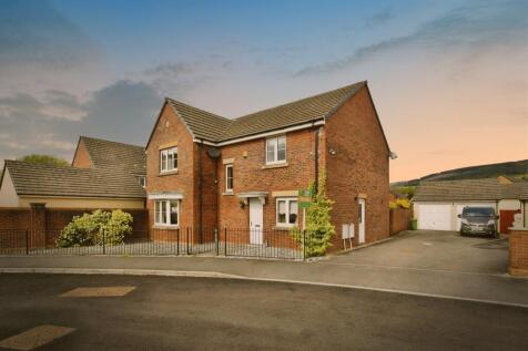 4 bedroom terraced house for sale