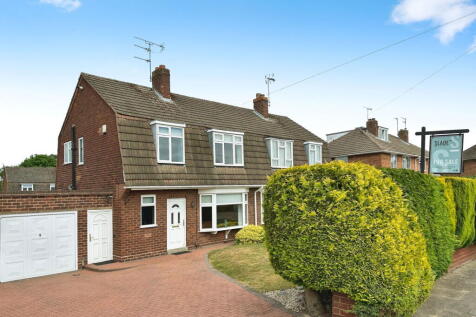 3 bedroom semi-detached house for sale