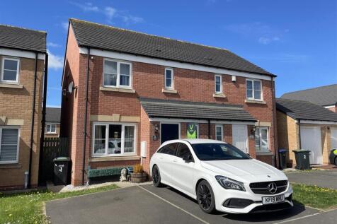 Highgrove Court, Newfield, Chester Le... 3 bed semi