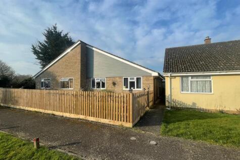 2 bedroom semi-detached bungalow for sale